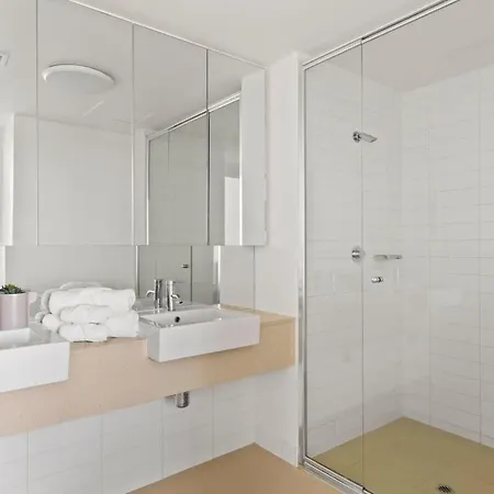 A 2Br Apt With Amazing Harbor Views Free Parking Melbourne Exterior photo