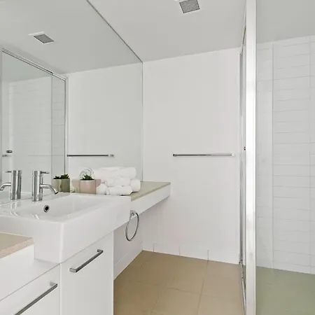 A 2Br Apt With Amazing Harbor Views Free Parking Melbourne Exterior photo